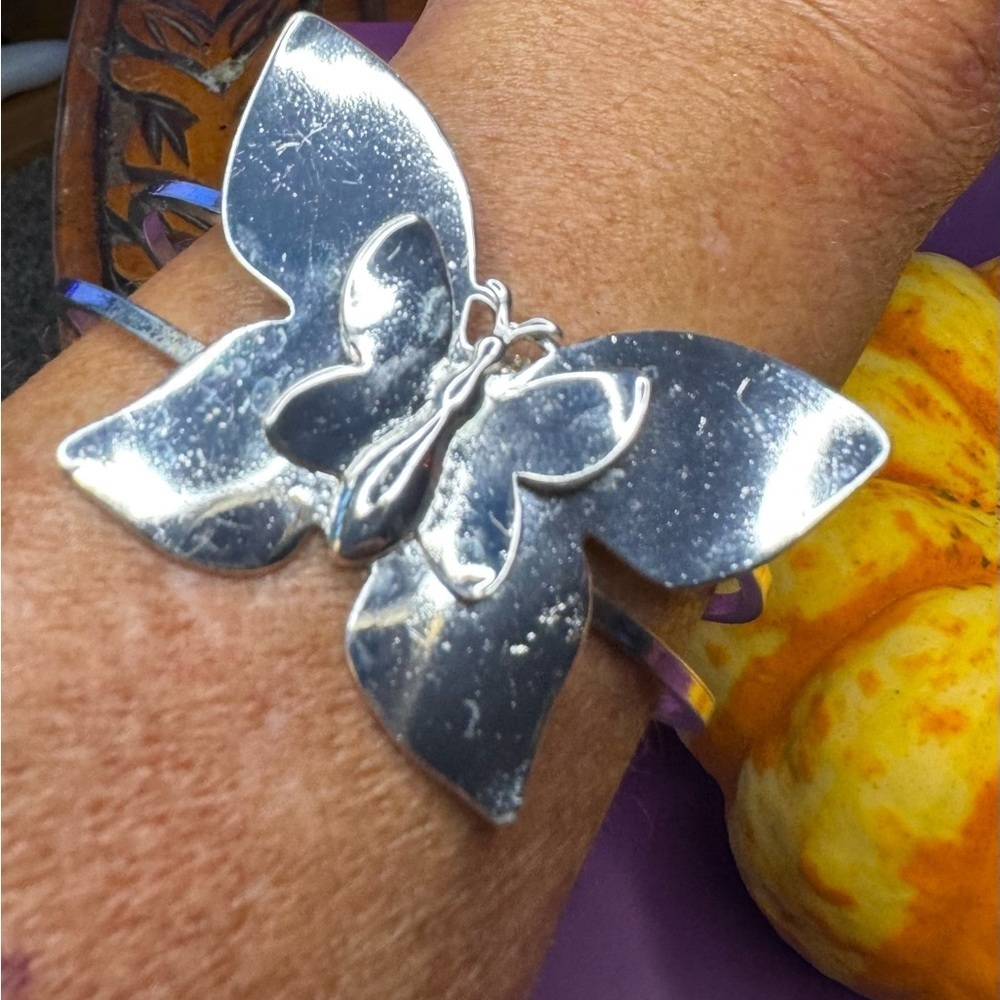 Beautiful silver-tone Butterfly Bracelet. NWT.